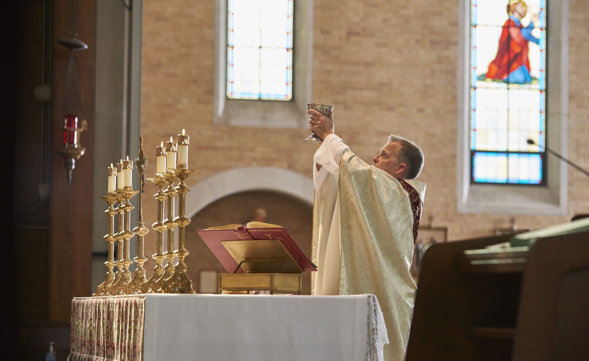 Q: Is it contrary to liturgical law to celebrate the postconciliar Mass <i>ad orientem</i>?