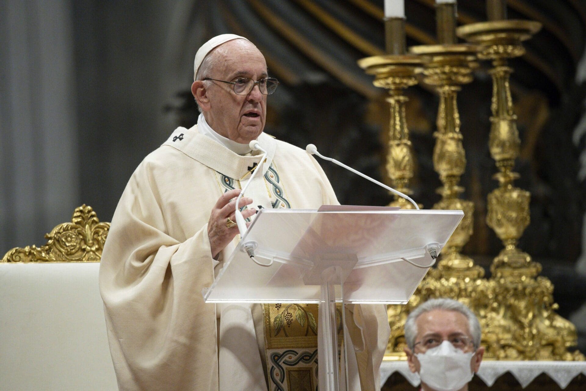 Catholics Disapprove of Limits on Traditional Latin Mass, but Pope Francis Still Popular