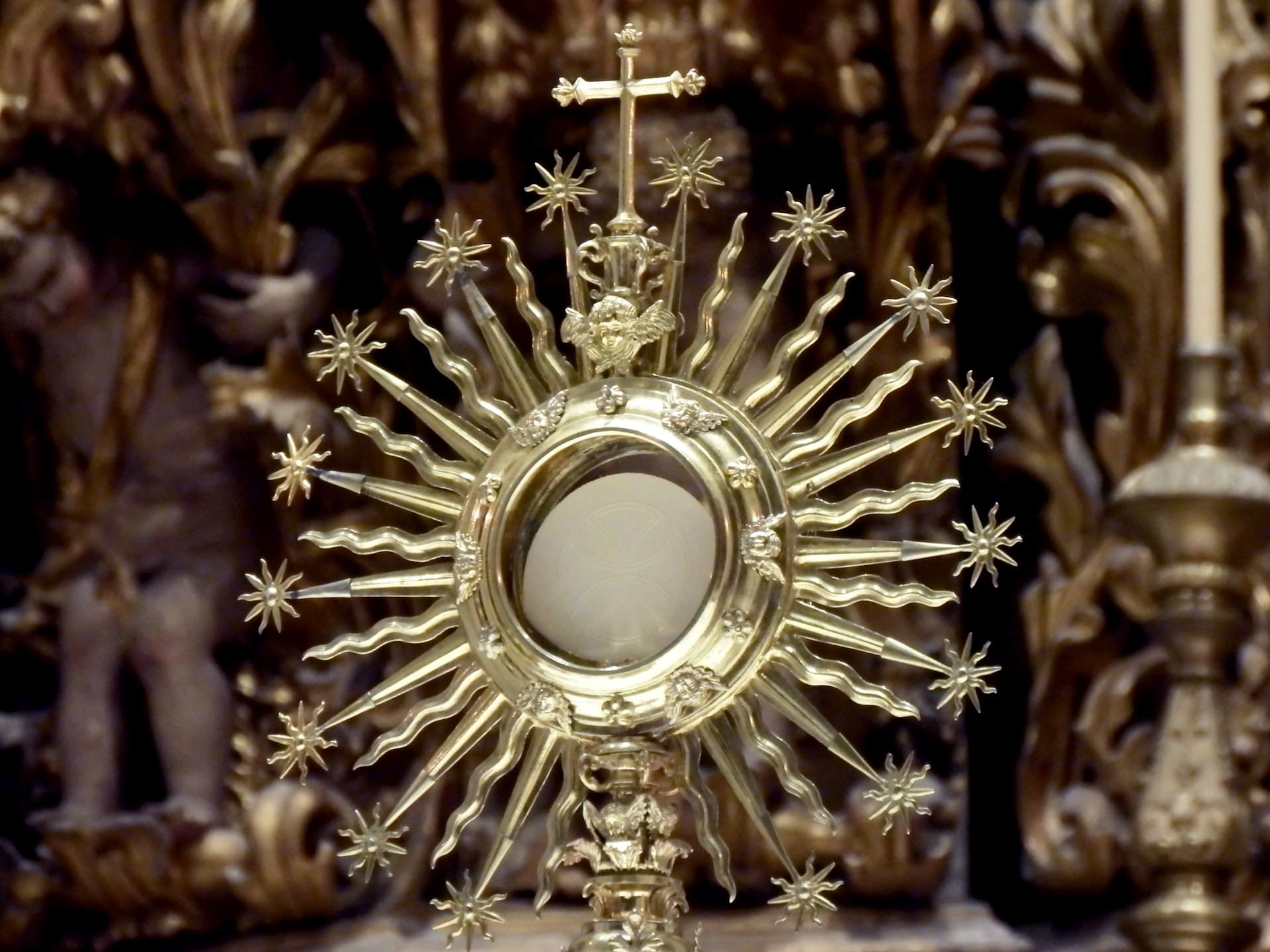 Face to Face and Eye to Eye: A Reflection on Eucharistic Adoration