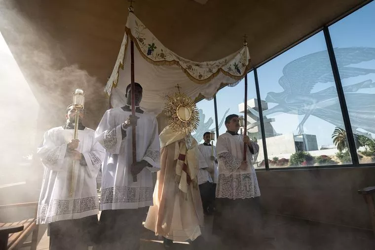 From Revival to Renaissance: What One Man Shouted — and Why It Might Be True About Eucharistic Devotion
