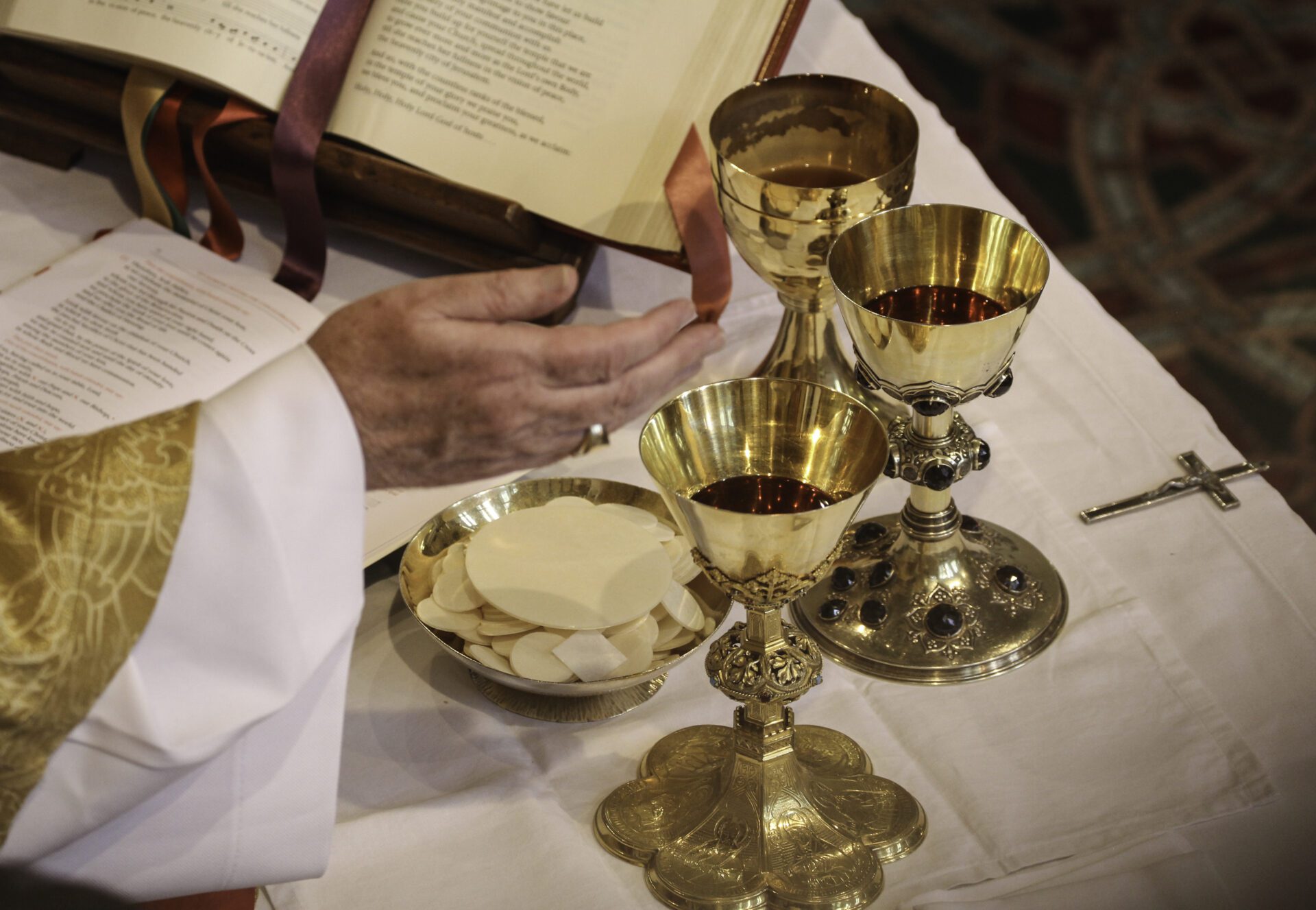 The Eucharist as Covenant Renewal: The Inner Unity of the Mass